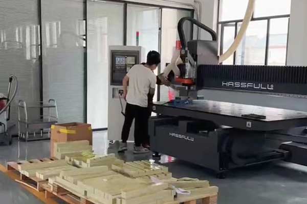 哈思孚HASSFULL加工中心加工现场